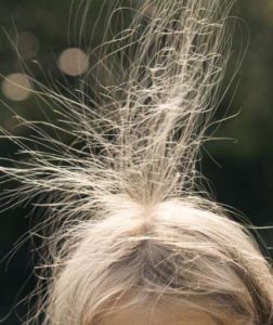 elektrizujúce vlasy